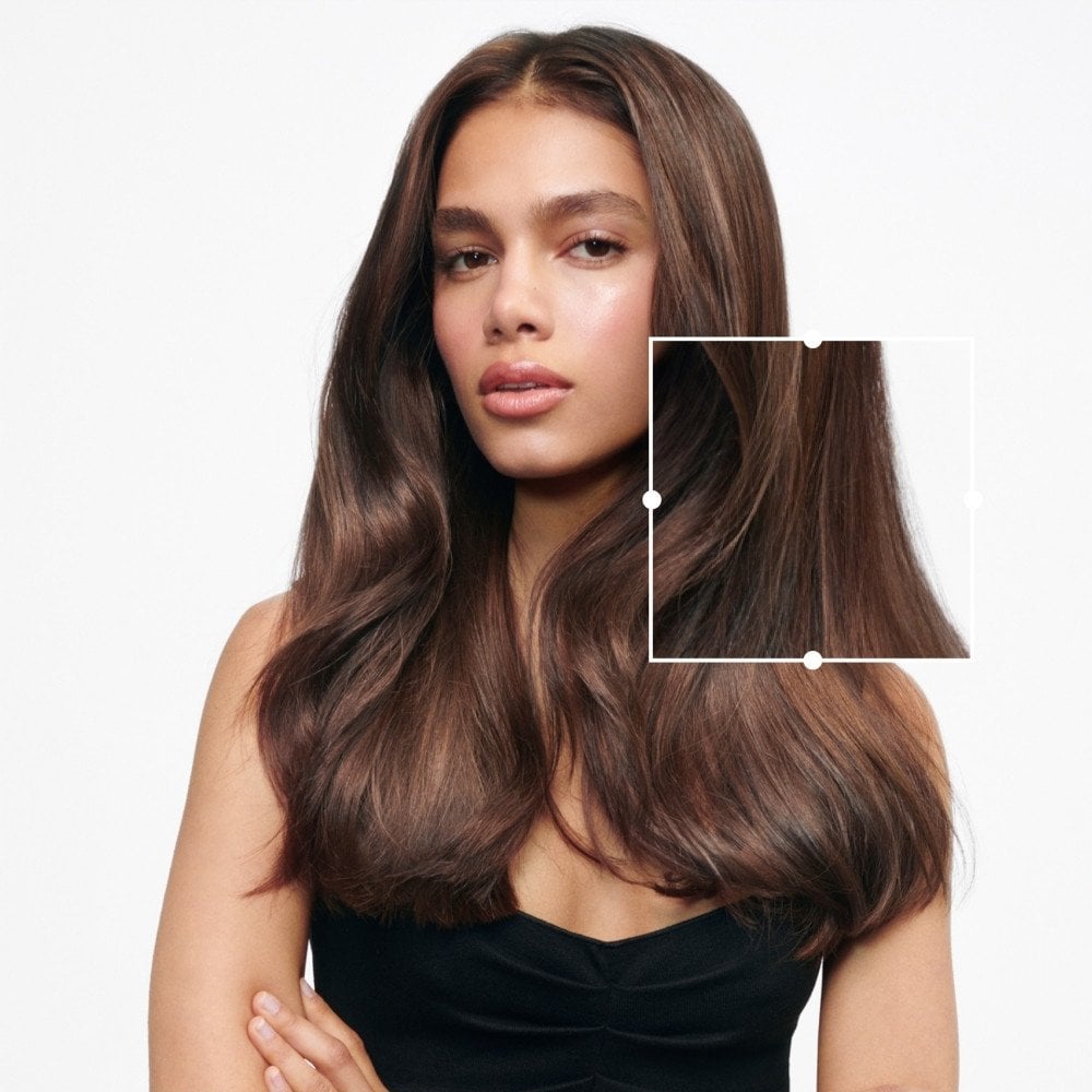 Modelo tratamiento cabello brillante y sedoso